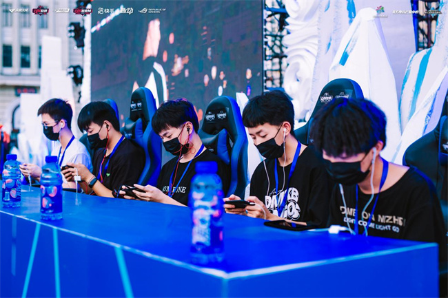 尔设计了一 尔设计了一